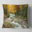 Coussin imprimé cascade de forêt avec arbres-588330480-588330484