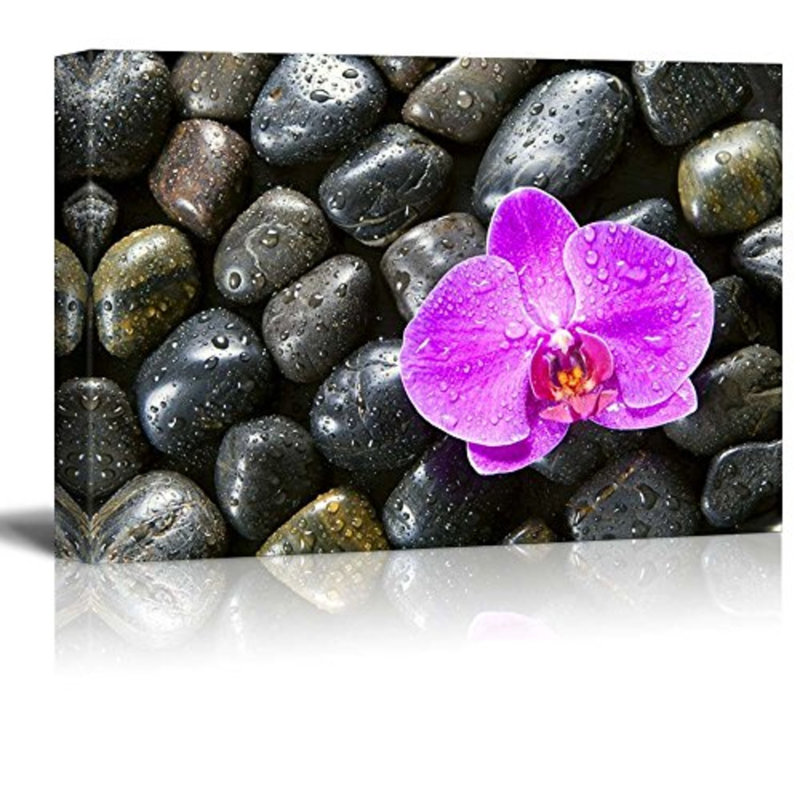 Zen Zen Stone Orchid Flower entouré de roches avec des gouttes de pluie - reproduction de photo sur toile tendue