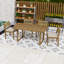 Table de salle à manger en bois avec chaise et coussins-129170304