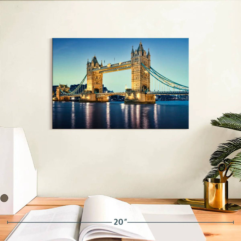 Nicci Tower Bridge de nuit, H 8 po x l 12 po