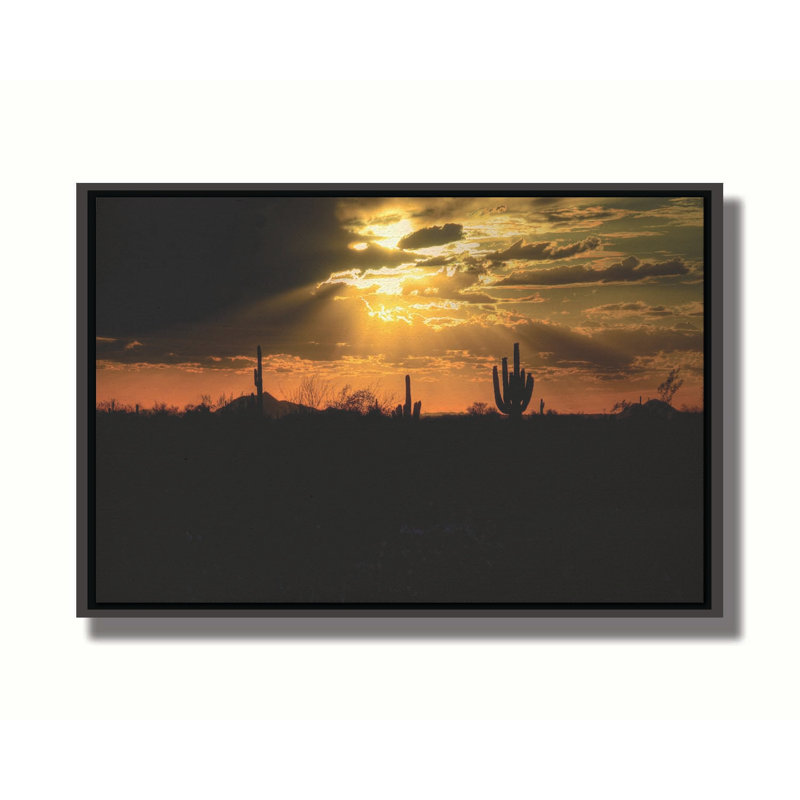 «Desert Sunset» par Kelly Wade. Toile tendue avec estampe numérique, taille de l'image - 30 x 45, N / A