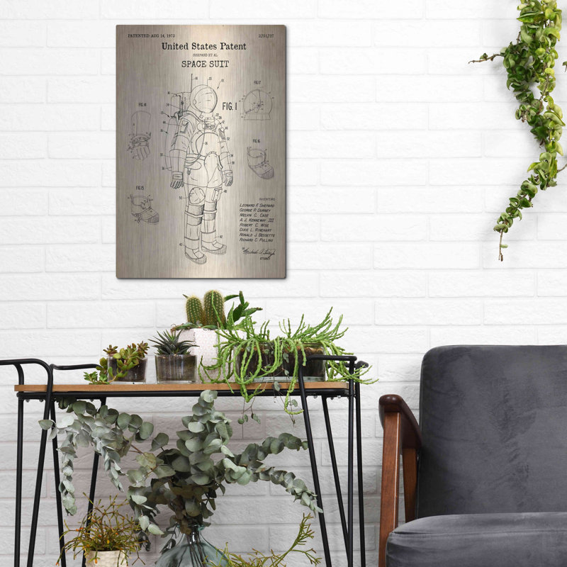 "Space suit Blueprint Brevet parchemin" par Luxe Metal Portfolio, H 16 po x l 12 po