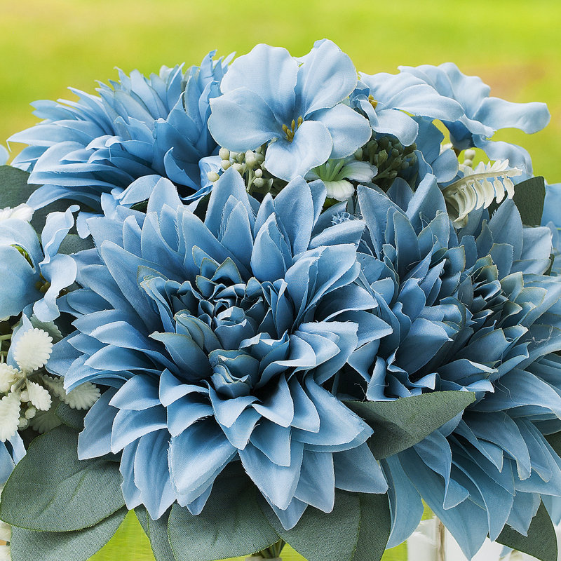 Arrangement floral mélangé dans un vase, Bleu