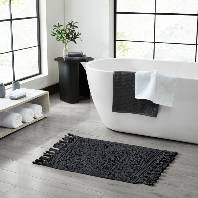Ricardo 100% Cotton Bath Rug, Black, 17" W x 31" L