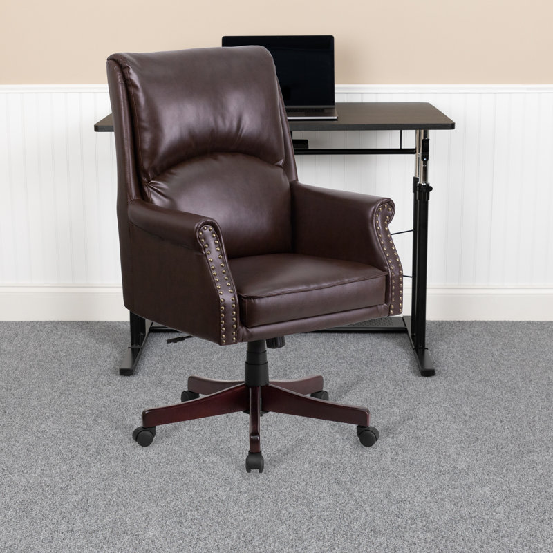 Fauteuil de bureau pivotant à dossier haut avec accoudoirs LeatherSoft, Brun