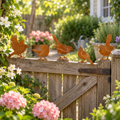 5-Piece Rusty Metal Bird Garden Decor Set for Fences