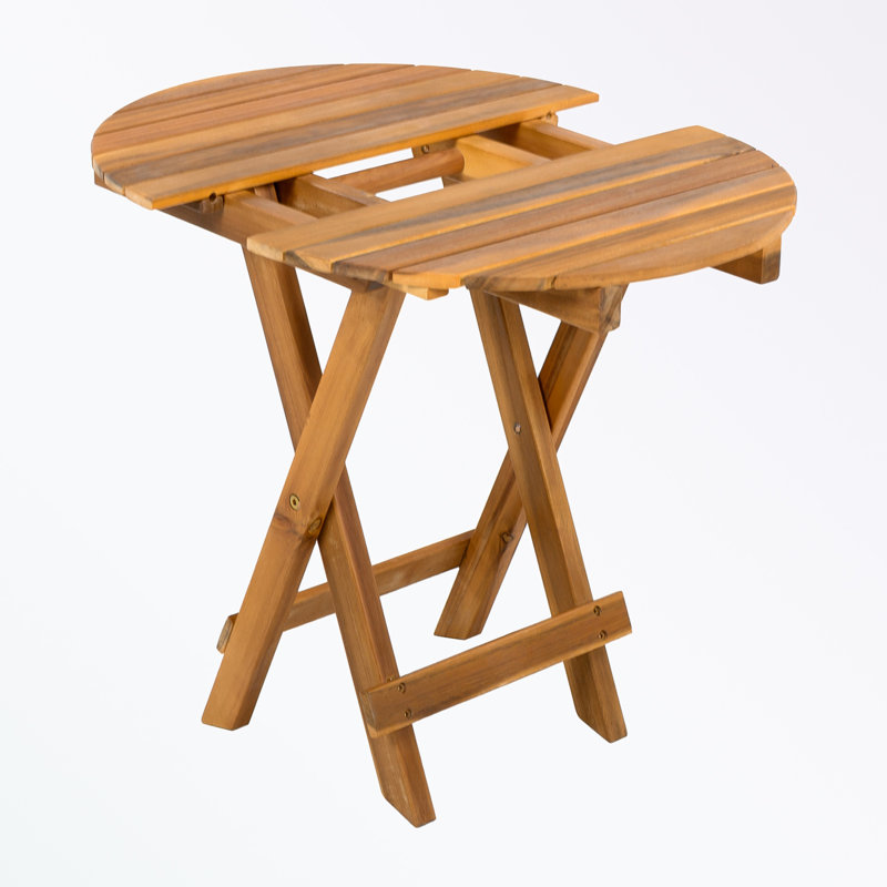 table de patio en bois avec pieds robustes