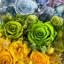 Arrangement floral arc-en-ciel rose