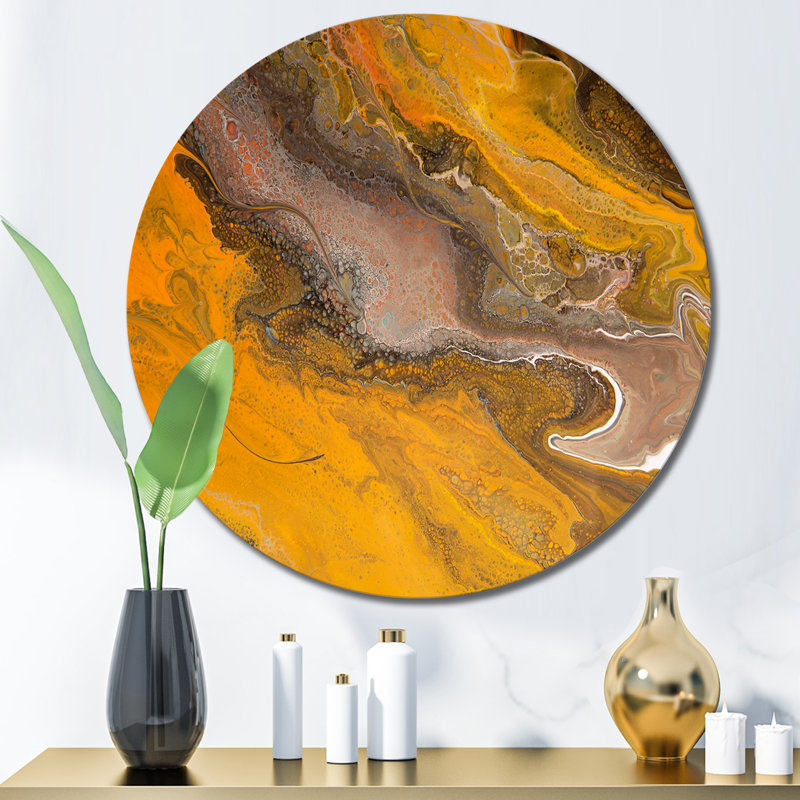 Rivière grise dans un paysage de marbre jaune - art mural moderne en cercle métallique, H 11 po x l 11 po