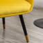 Chaise d'appoint contemporaine rembourrée avec une conception plissée profonde, un revêtement doux et des pieds en bois massif pour les intérieurs modernes