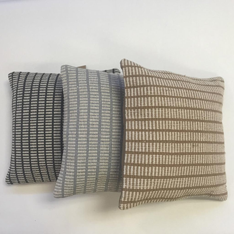 Coussin tricoté, H 20 po x l 20 po, Gris