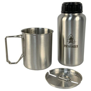Ensemble de bouteilles d'eau et de tasses gigognes en acier