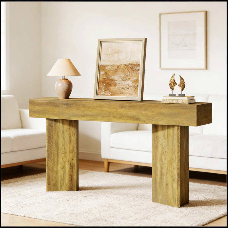 Table d'appoint rustique au design compact, idéale pour un décor de maison de campagne et peu encombrante dans les salons ou les couloirs.