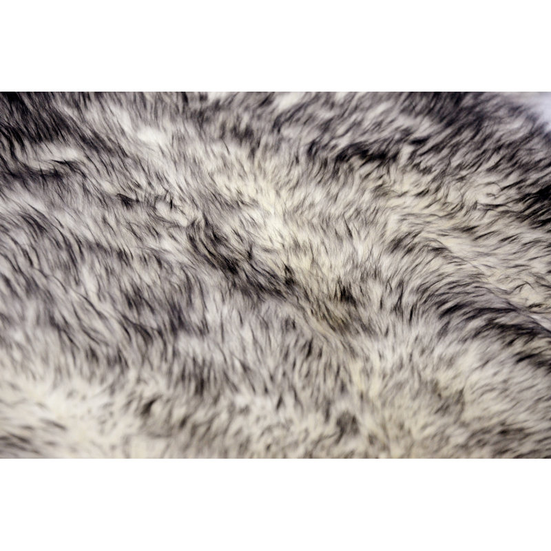 Tapis gris en peau de mouton Cyanne, 3 pi x 5 pi