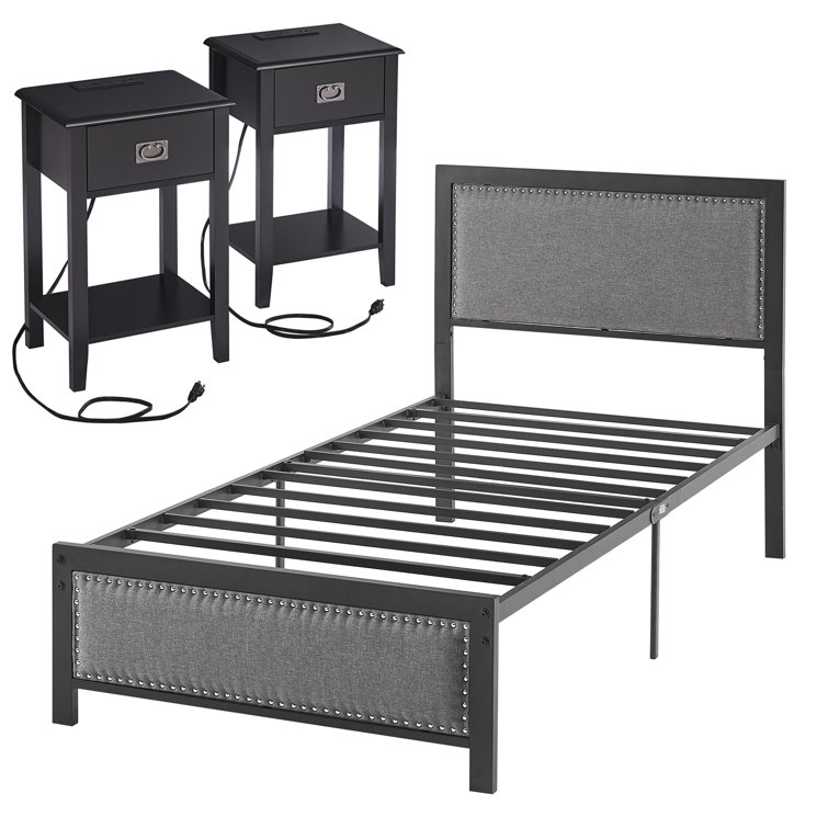 Tontouta 3 Piece Bedroom Set Upholstered Bed Platform with 2 Charging Station Nightstands Bedside