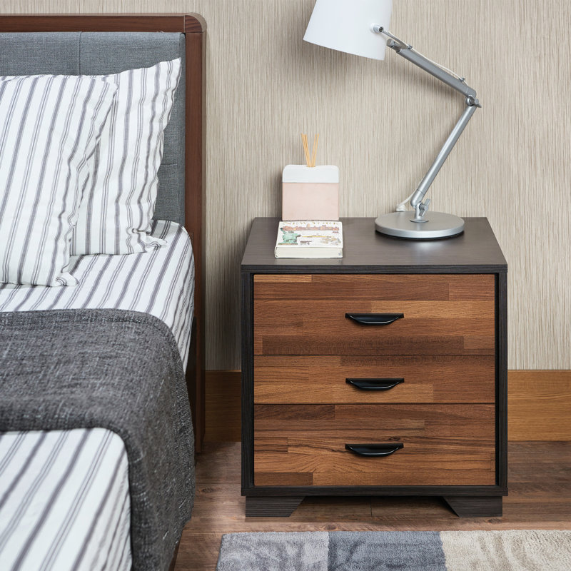 3 tables d'appoint en noyer et pour l'espace de vie