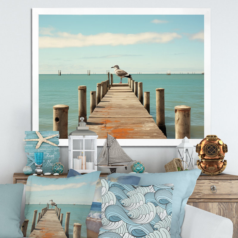 Pier Lone Pier III - Coastal Pier Wall Decor, H 34 po x l 44 po x P 1,5 po, Cadre simple blanc