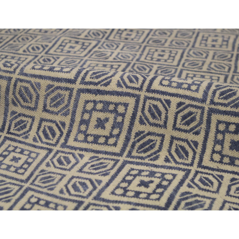 Geometric Area Rug in Light Gray/Ivory, Rectangle 7'10" x 10'1"