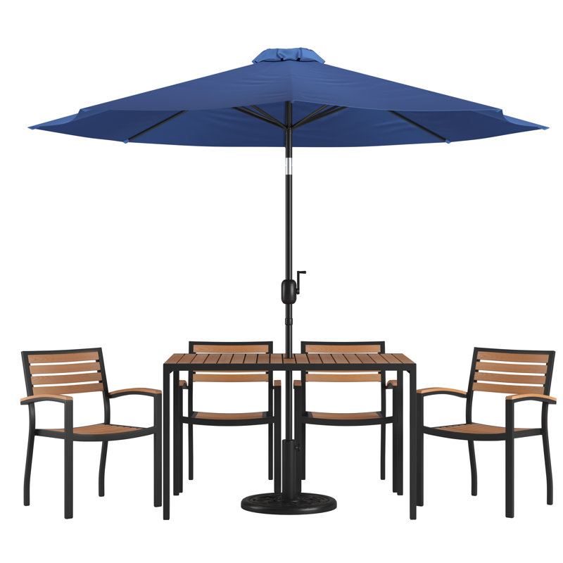 Table de patio en faux teck 30 po x 48 po, 4 chaises et parasol 9 pi avec base Abdikadir, Parasol bleu marine