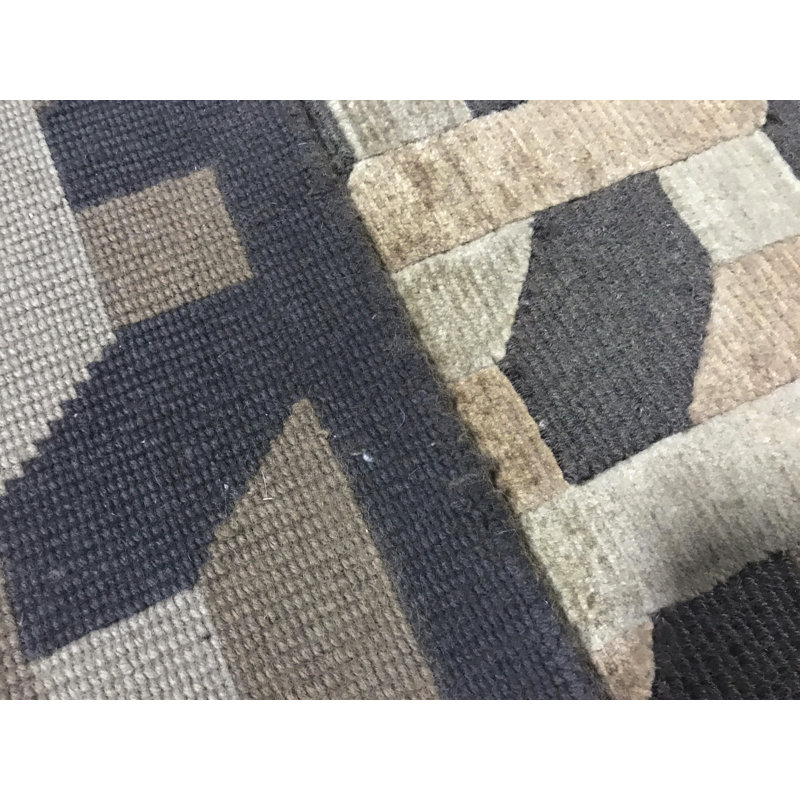 Hand-Knotted High-Quality Taupe Area Rug, Rectangle 5'6" x 7'9"
