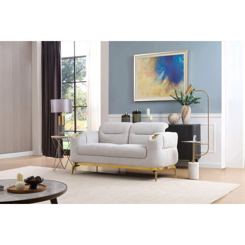 Causeuse de style moderne faite de bois et d'accents dorés en gris
