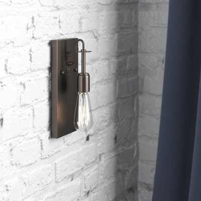 Josy Armed Sconce