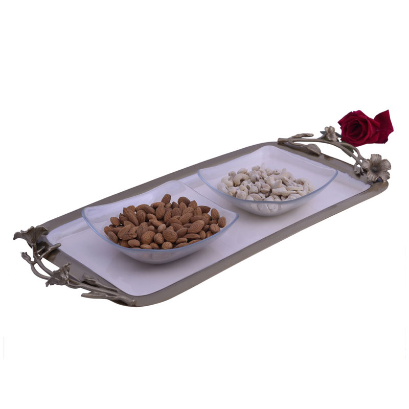 Élégant plateau de service en émail avec poignées en romarin pour un décor de Noël élégant, des cadeaux et des réceptions à la maison