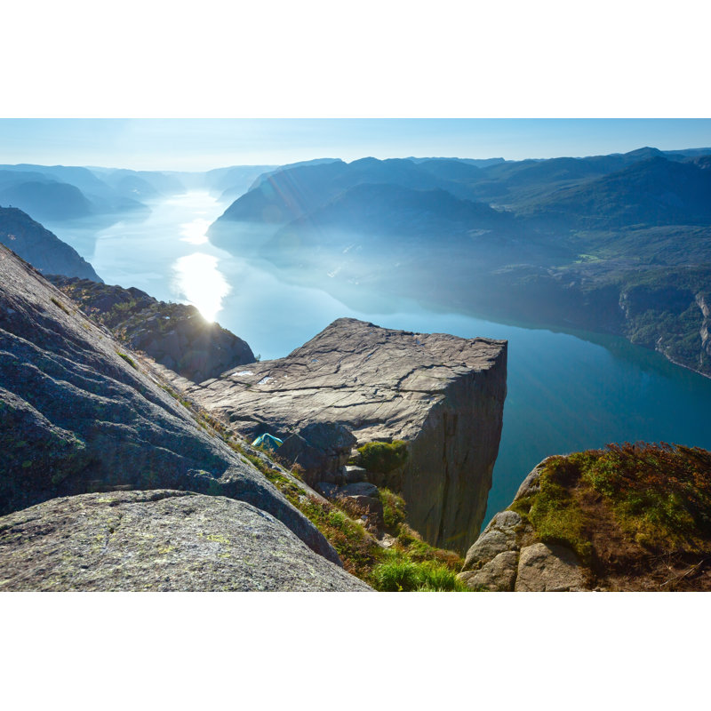 Reproduction sur toile tendue Preikestolen Massive Cliff Top (Norvège) par J-Wildman, L 12 po x H 8 po