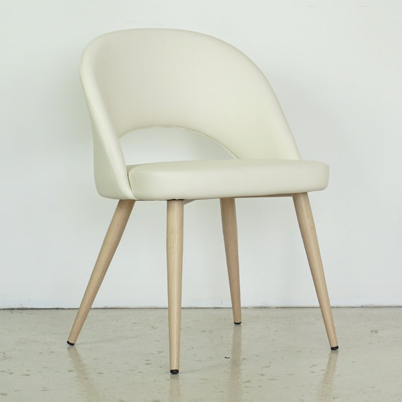 Chaise d'appoint rembourrée en similicuir Kanthan, Naturel, Blanc cassé