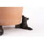 Pieds de jardinière berger allemand de couleur bronze dans une boîte cadeau