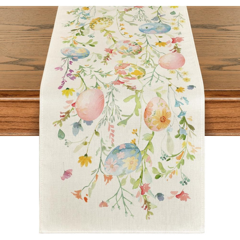 Chemin de table fleurs sauvages et œufs de Pâques