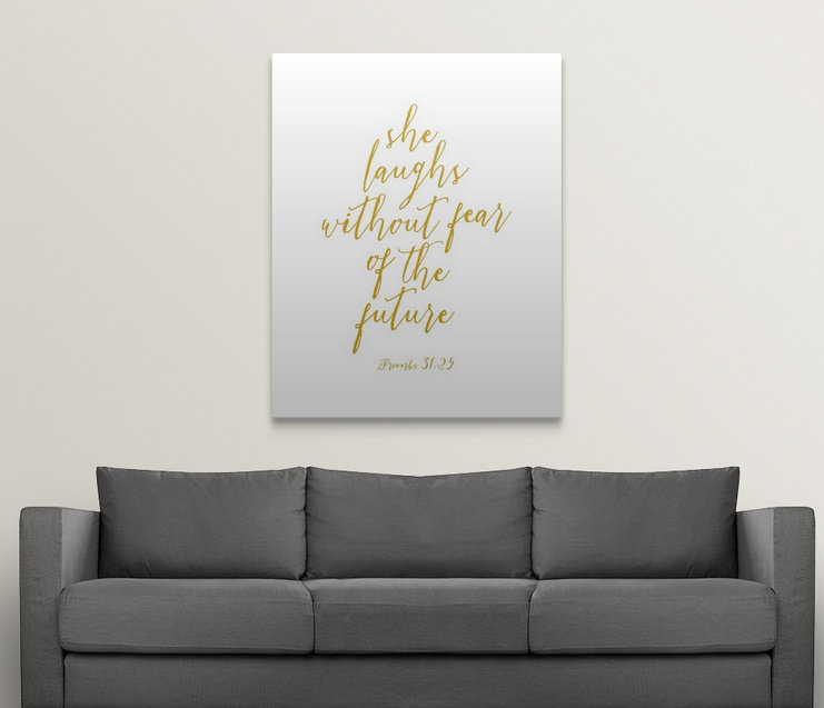 «Proverbs 31:25 - Scripture Art», art textuel, H 30 po x l 24 po x P 1,5 po, Toile