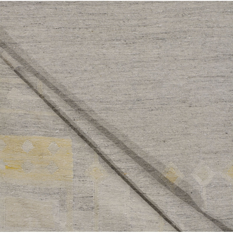 Area Rug in Silver/Oatmeal