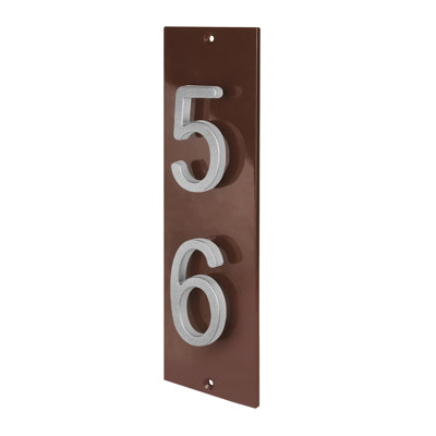 Plaque d'adresse verticale flottante en aluminium Royal Shade - numéros de maison à 2 chiffres personnalisés pour les espaces intérieurs et extérieurs