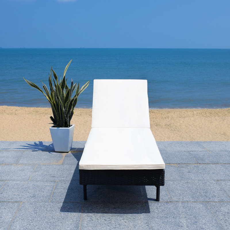Esmai Outdoor Single chaise with Cushions, Black Frame/Beige Cushion