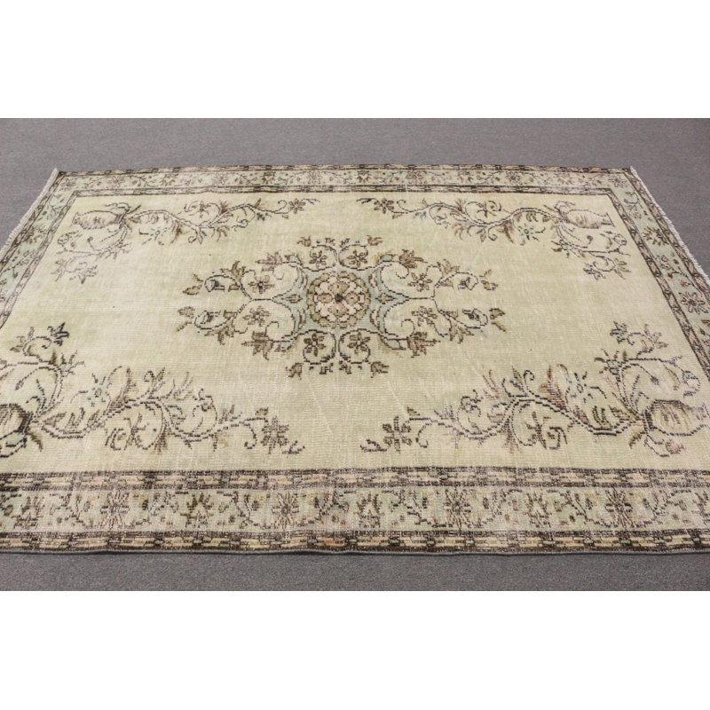 Tapis turc vert fait à la main idéal pour un grand salon ou une chambre à coucher élégante