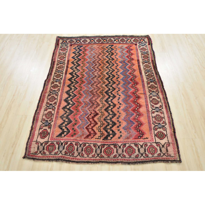 Tapis unique 4 pi 8 po x 5 pi 11 po Goudarz