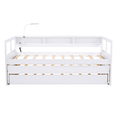 Lit de jour convertible simple avec tablettes Bethsabee par Winston Porter