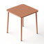 Table carrée, table de cour extérieure, petite table de salle à manger, table de salle à manger-469089229