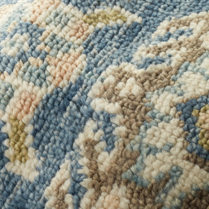 Tapis bleu marine en laine noué à la main Camille, Rectangle 9 pi 6 po x 13 pi 6 po