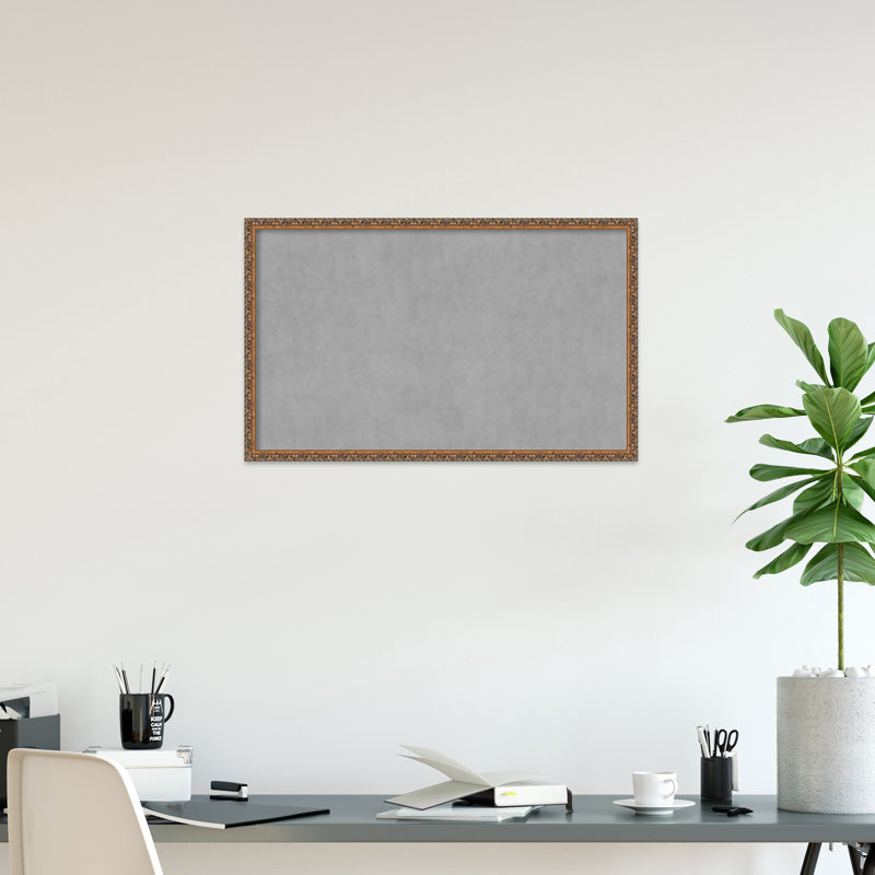 Tableau magnétique encadré bronze antique, 26" H x 42" W