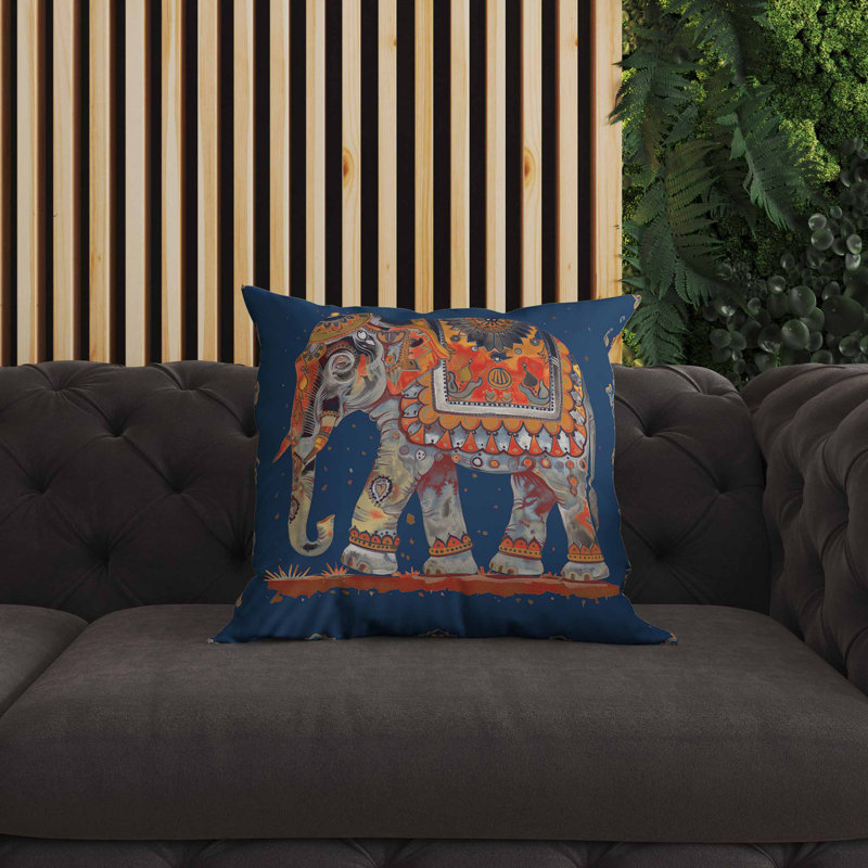 Coussin intérieur / extérieur Decorated Elephant, Bleu/rouge/orange, Carré 26 po