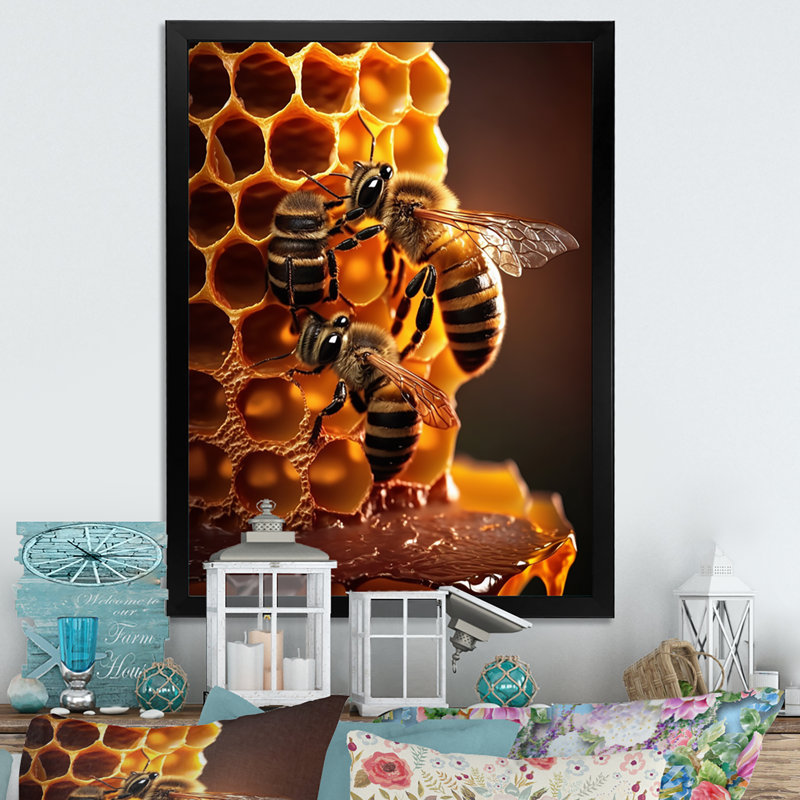 «Honey Bees in Nest», reproduction sur toile, H 32 po x l 16 po x P 1 po, Impression noire sur toile encadrée