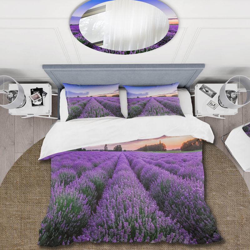 Sunrise & Dramatic Clouds Over Lavender Field II - Ensemble de housse de couette Farmhouse - Microfibre de polyester