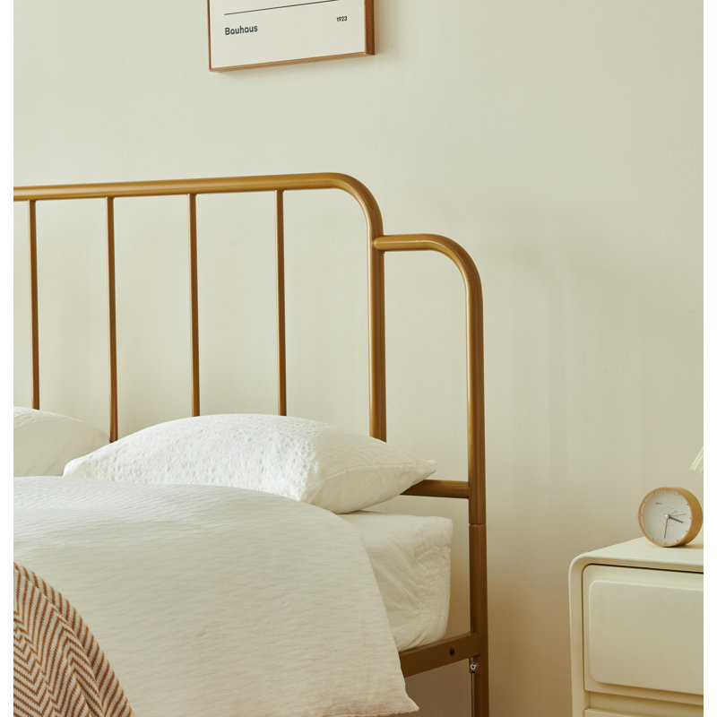 Lit plateforme en métal Gurtha, Or, Grand