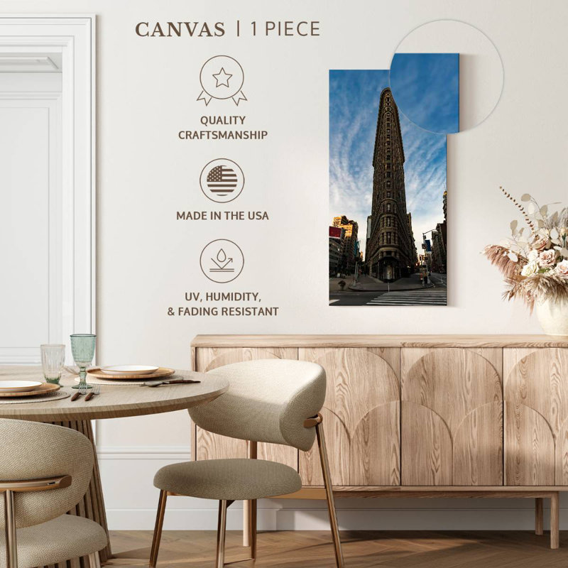 NYC Flatiron Building, H 54 po x l 27 po