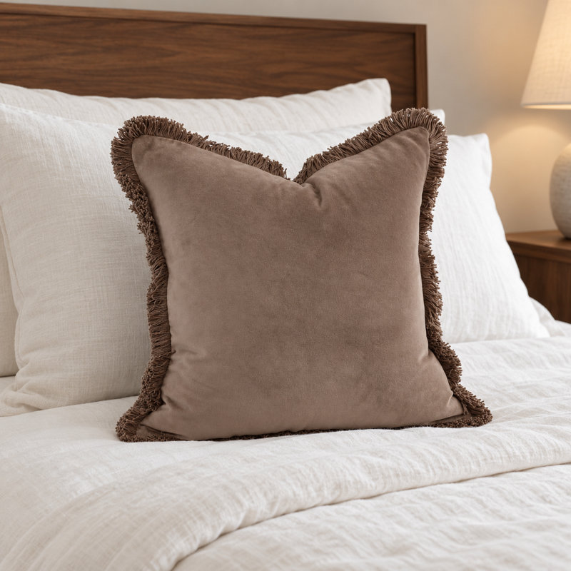 Housse de coussin décorative en velours doux à franges marron 45 cm, Carré 18 po, Brun
