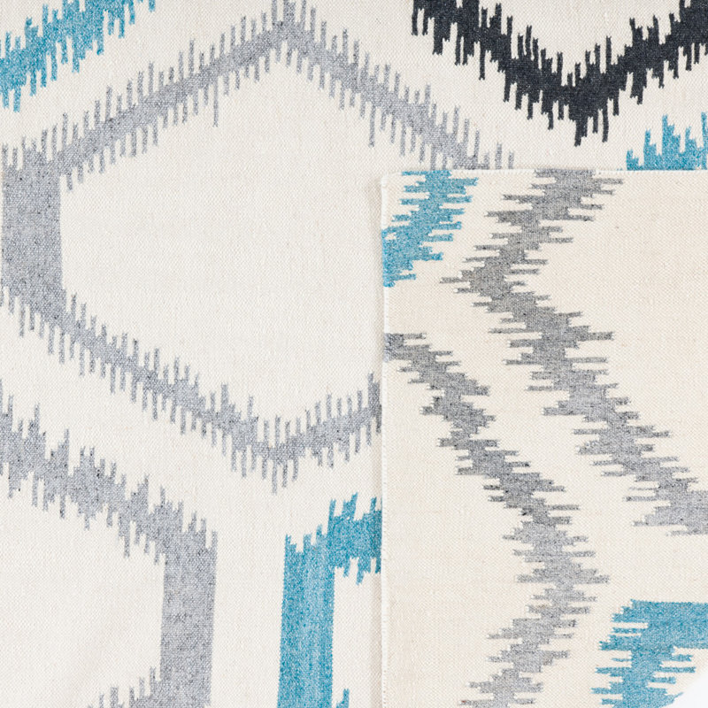 Rodgers Hand Woven Flat Weave Wool/Viscose/Cotton Geometric Rug in Gray/Ivory, null