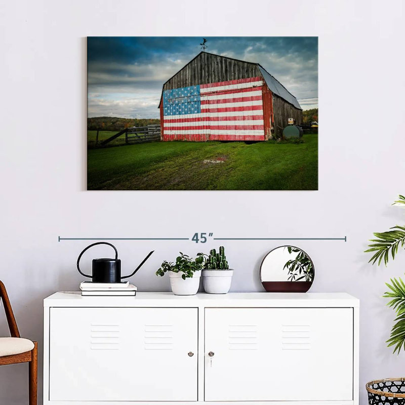 Drapeau américain sur une grange, H 24 po x l 36 po