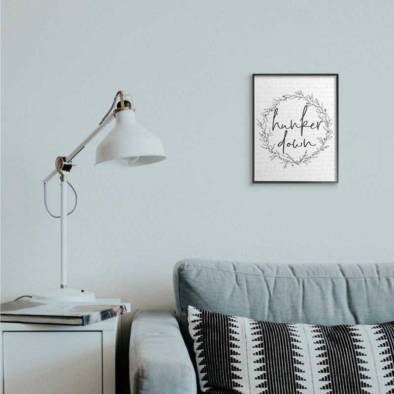 «Hunker Down Expression Spring Wreath Design» par Urban Road - impression d'art graphique, Giclée encadrée noir minuit